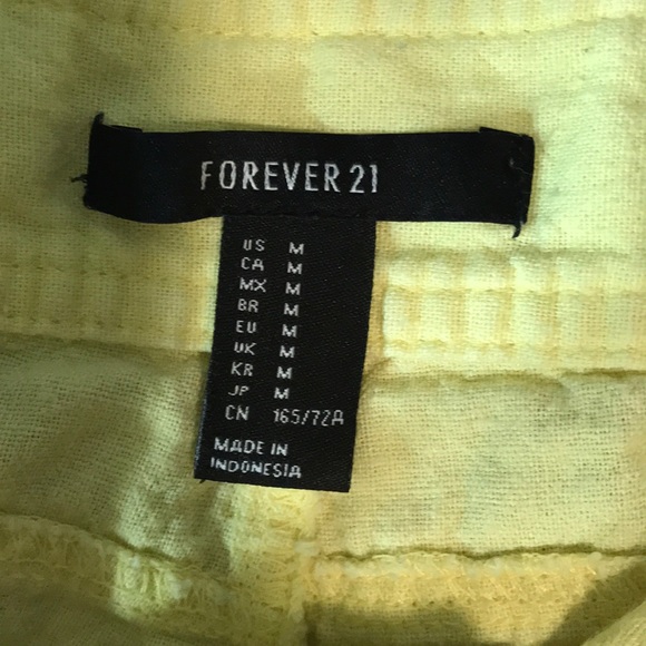 Yellow high waisted shorts - Picture 2 of 3